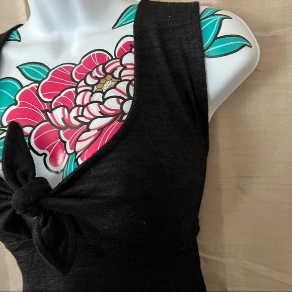 American Eagle AEO First Essentials Black Crop Tie Front Top - Picture 3 of 4